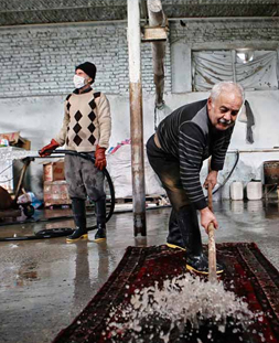 شستشوی سنتی قالی در قالیشویی شهر زیبا